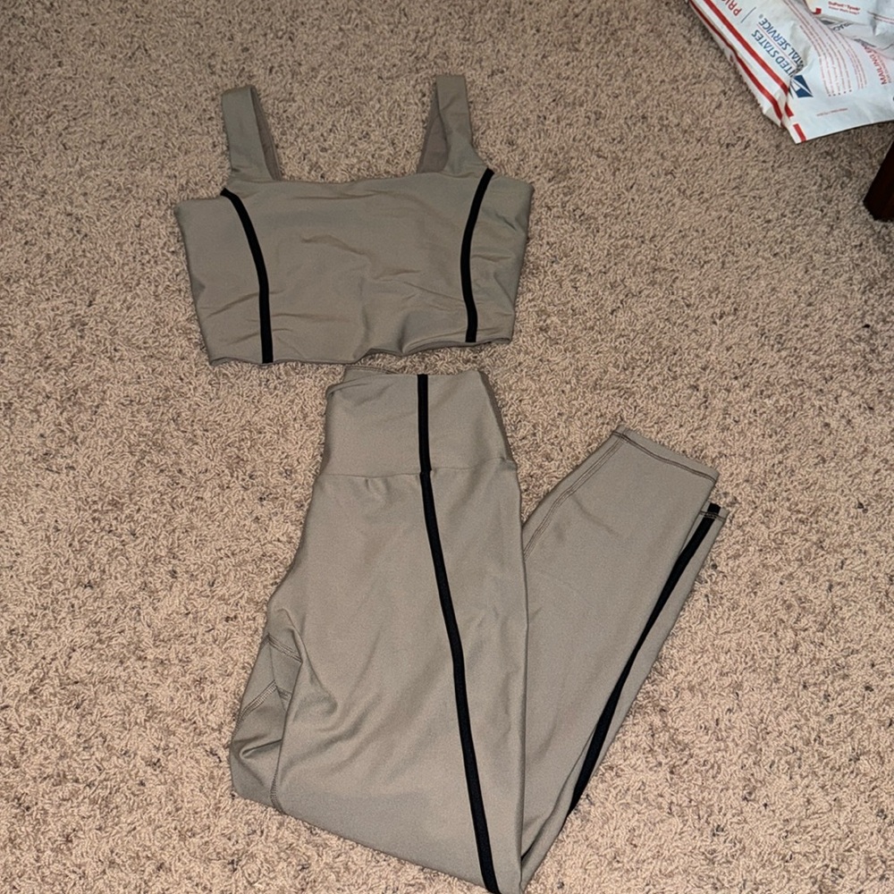 Abercrombie sports bra & leggings